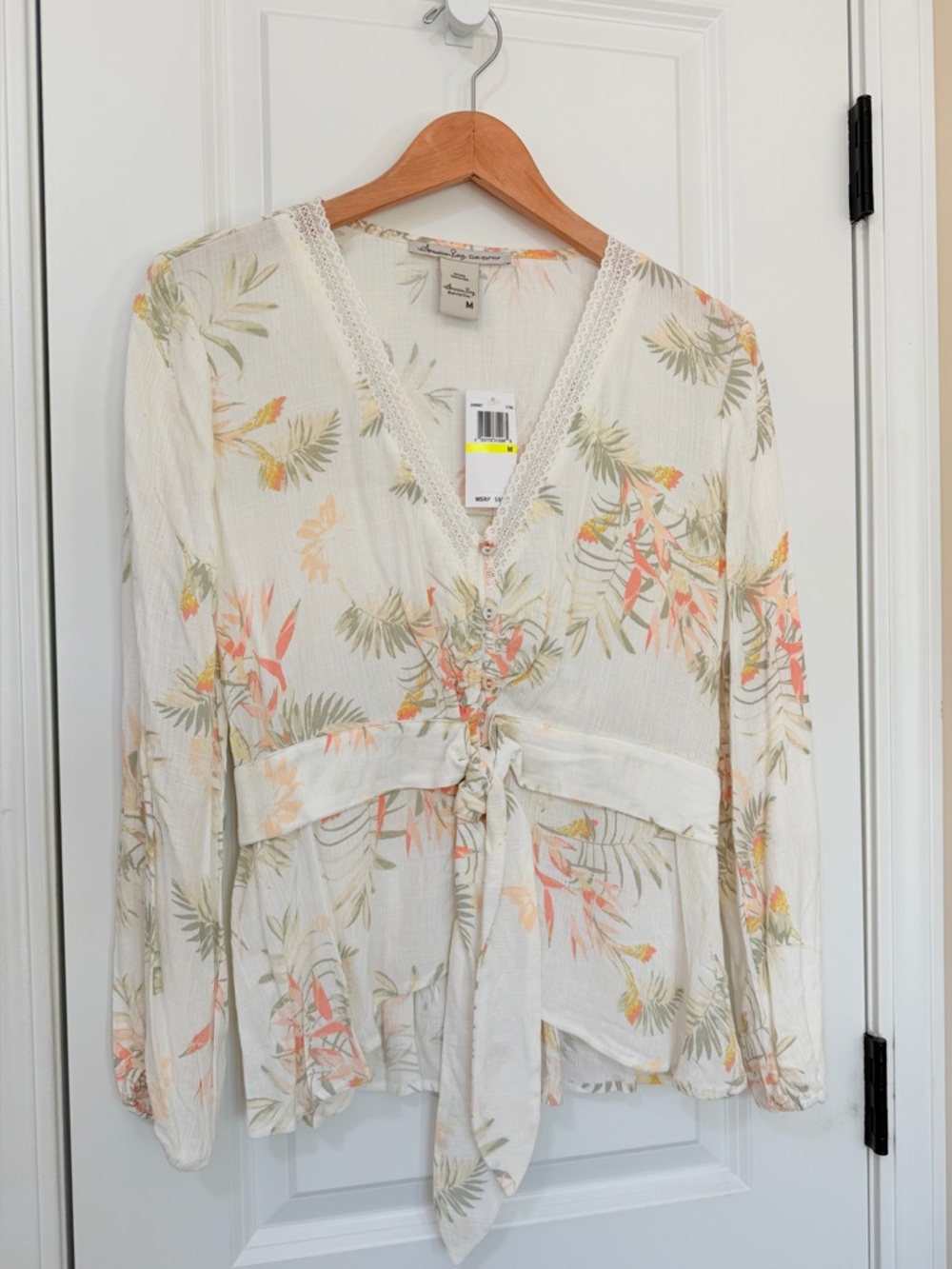 American Rag Cie Floral Tie-Front Long Sleeve Blouse Women’s Size Medium NWT